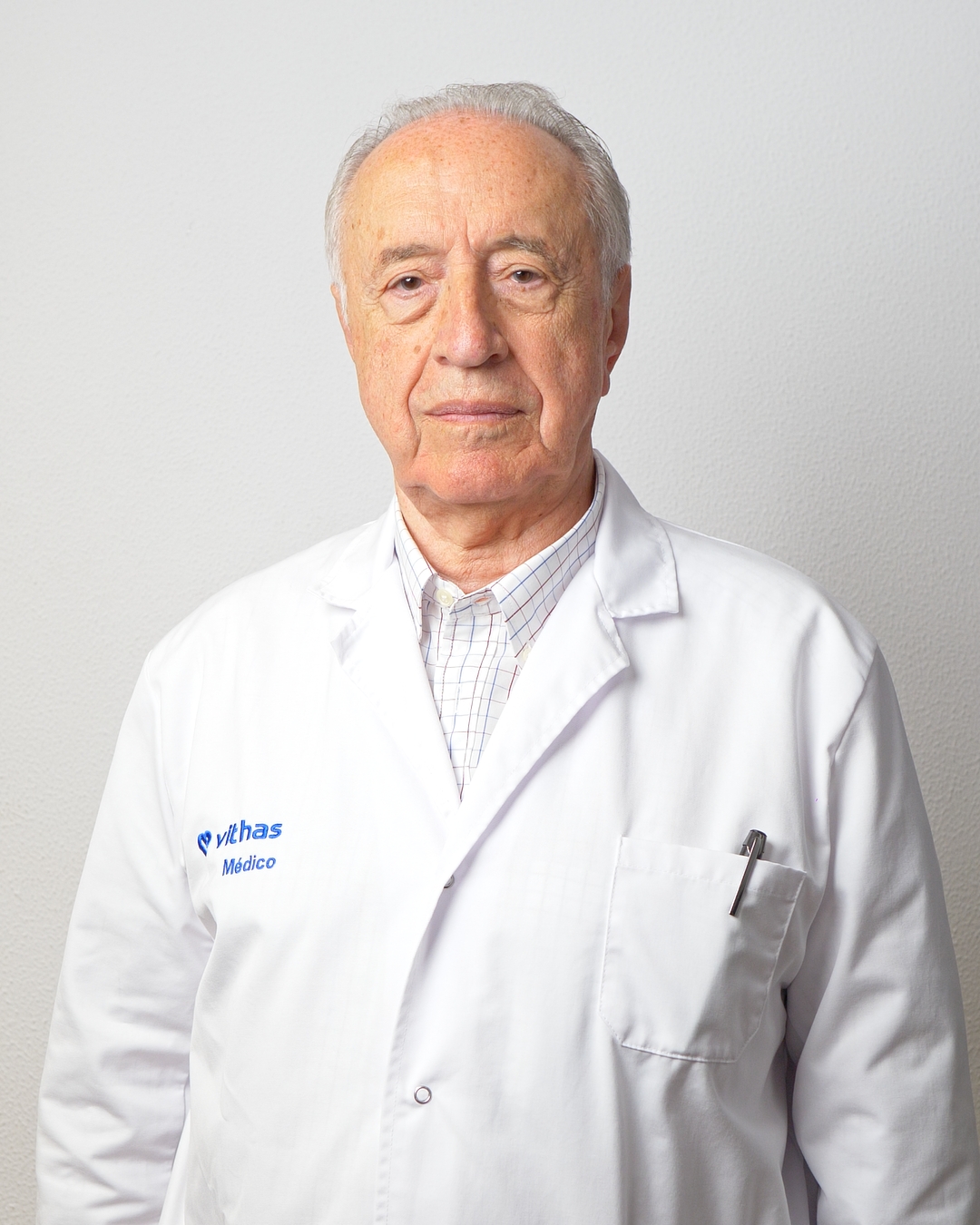 Dr. Julio Méndez González